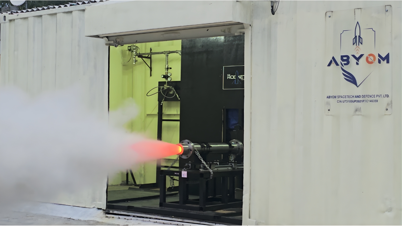Abyom engine during a vertical hot-fire test